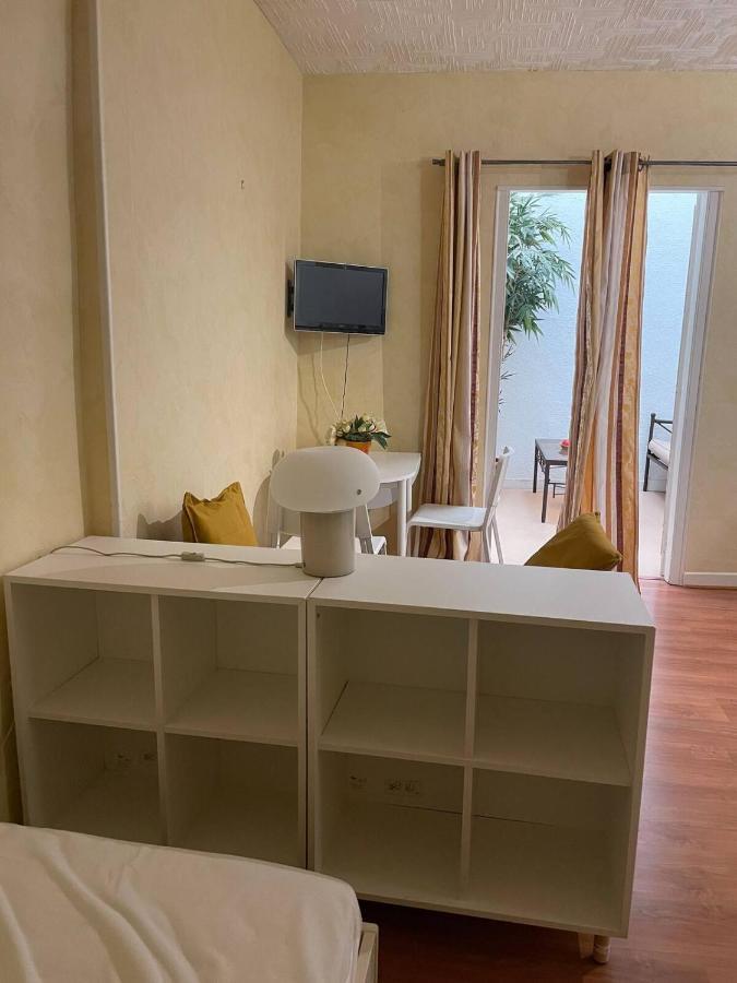Studio N•2 Avec Patio En Plein Coeur De La Ville バニエール・ド・ビゴール エクステリア 写真